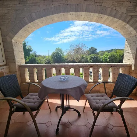 & Gaspar Guest house