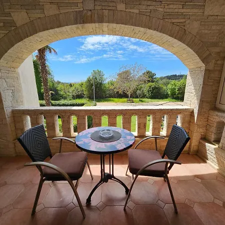& Gaspar Guest house