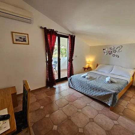 & Gaspar Guest house