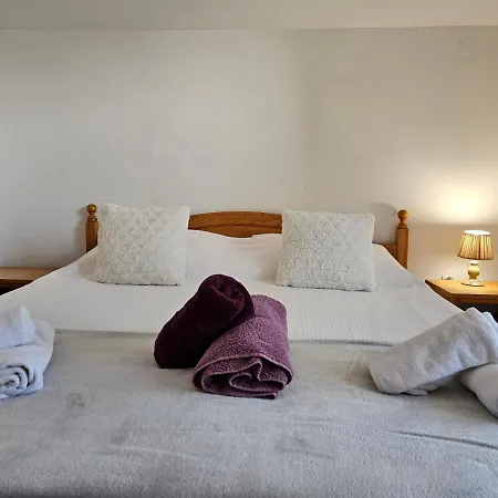 & Gaspar Guest house